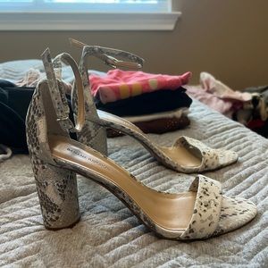 Banana Republic heals